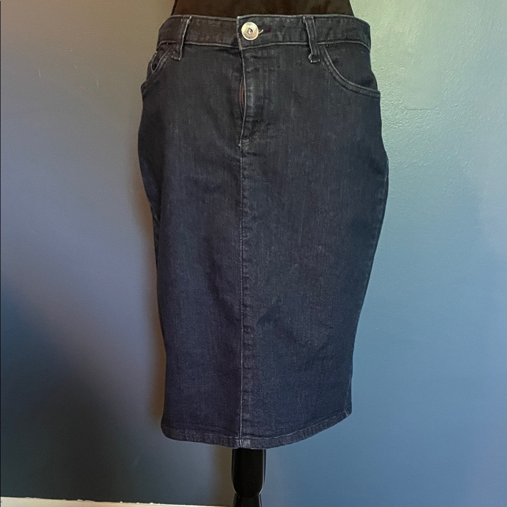 Classic Tommy Hilfiger Denim Skirt